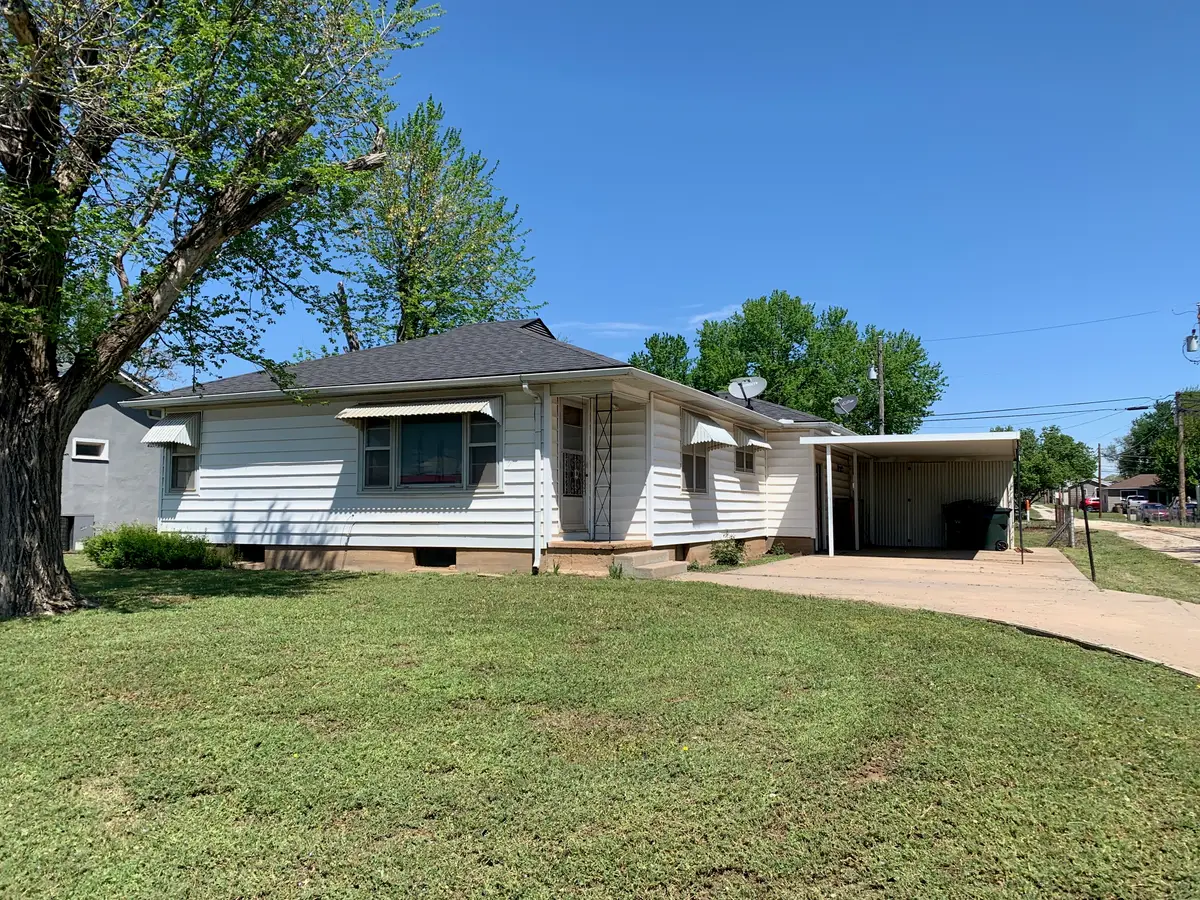 504 W Anthony Ave, Medicine Lodge, KS 67104 - #1