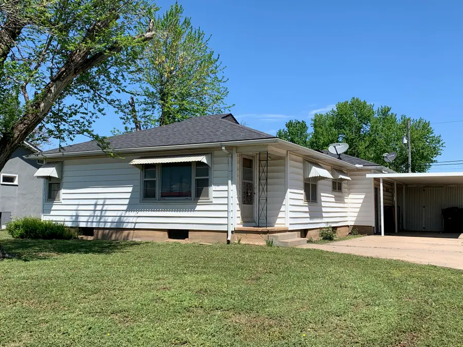 504 W Anthony Ave, Medicine Lodge, KS 67104 - #2