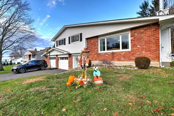 6 Stanley Drive, Seymour, CT 06483