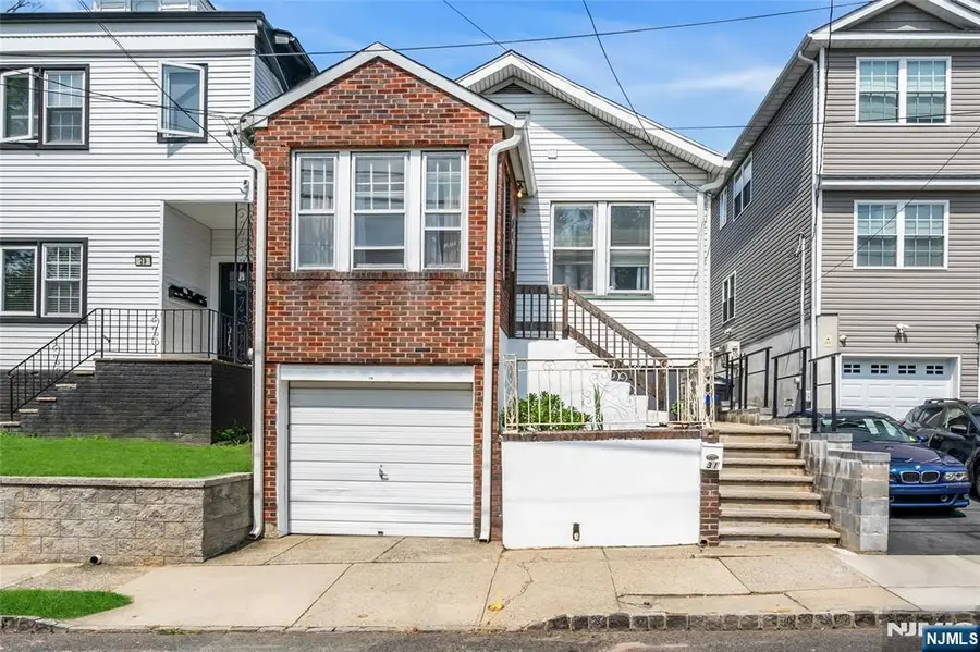 31 Mount Prospect Ave, Belleville, NJ 07109 - Image #2