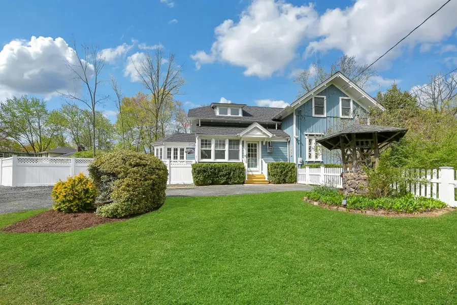285 Plainfield Ave, Berkeley Heights, NJ 07922 - #2