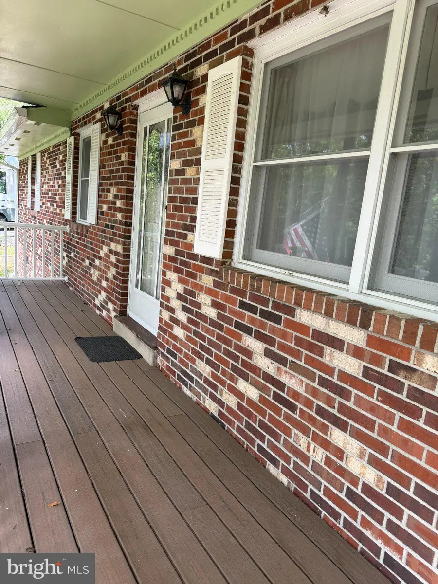 5 Greenridge Dr, Stafford, VA 22554 - #2