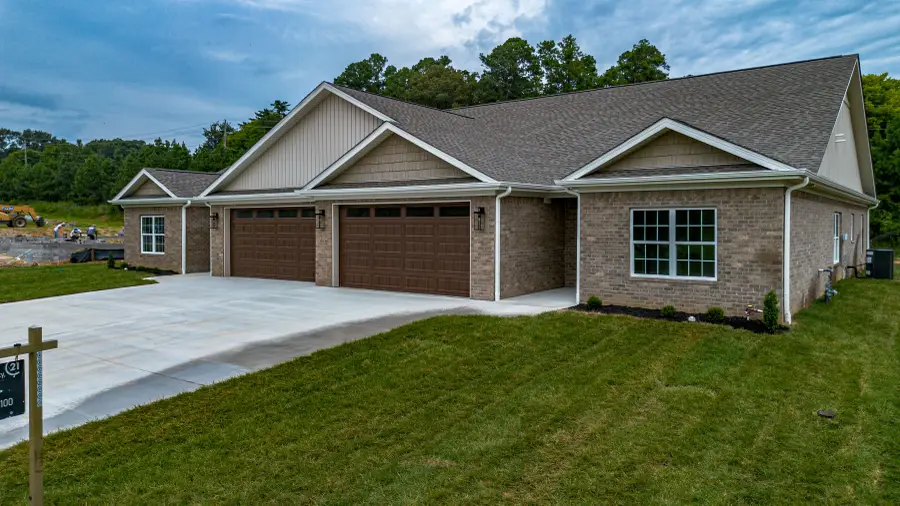 160 Hidden Valley Dr, Paducah, KY 42003 - #2