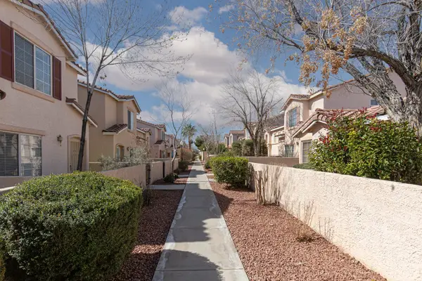 27 Belle La Blanc Avenue, Las Vegas, NV 89123