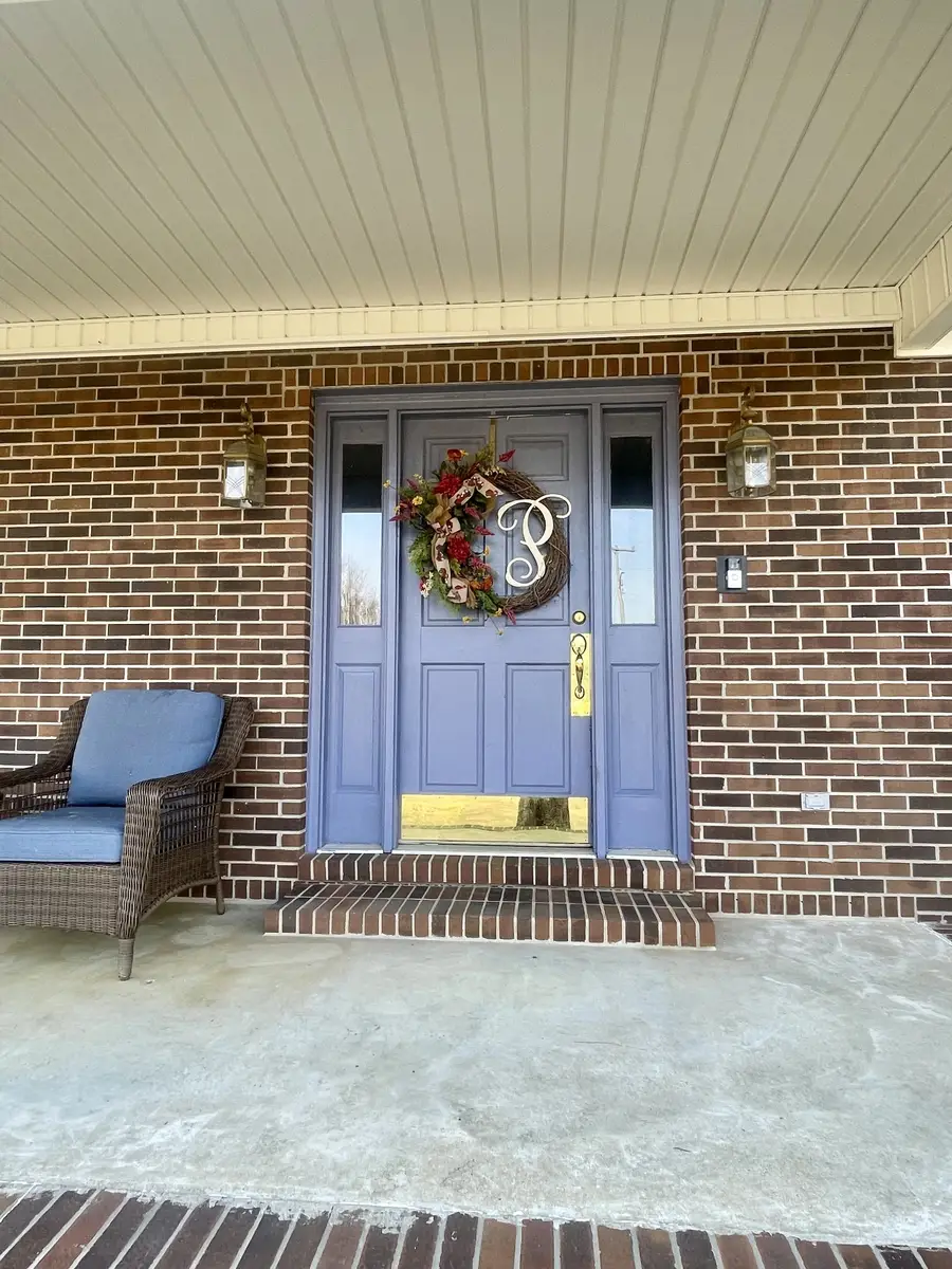 405 Robins St E, Lawrenceburg, TN 38464 - Image #2