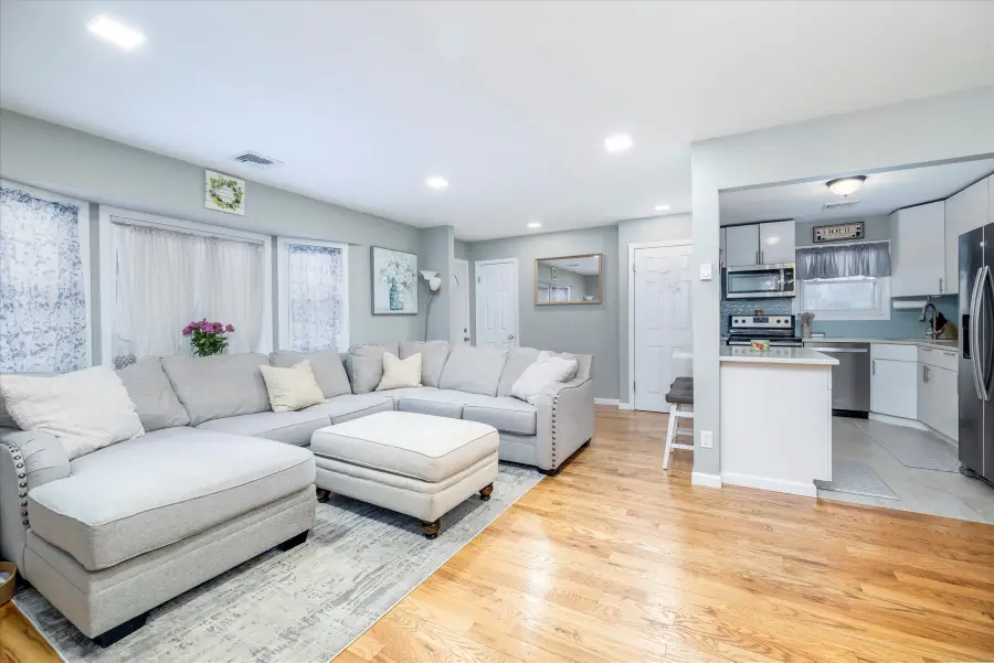 153 N Queens Avenue, Massapequa, NY 11758 - #3