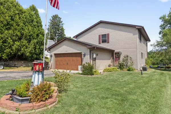 24724 74th St, Paddock Lake, WI 53168