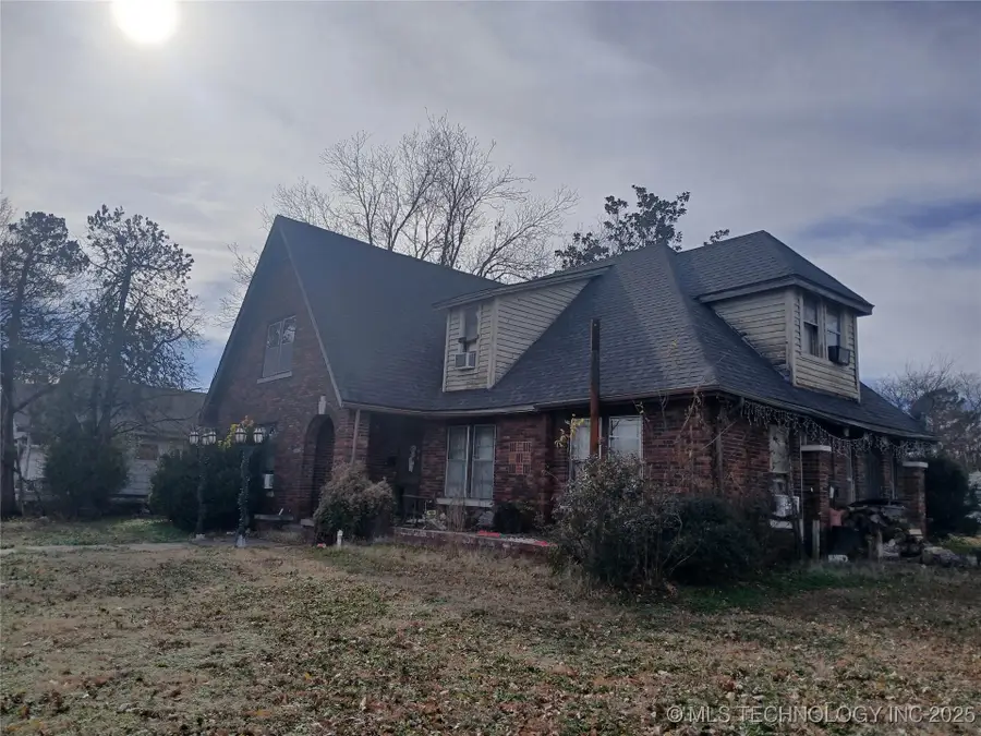 1101 S Mekusukey Avenue, Wewoka, OK 74884 - #2