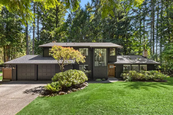 6322 NE Lariat Loop, Bainbridge Island, WA 98110