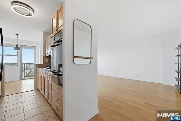 6600 BLVD EAST #22F, West New York, NJ 07093