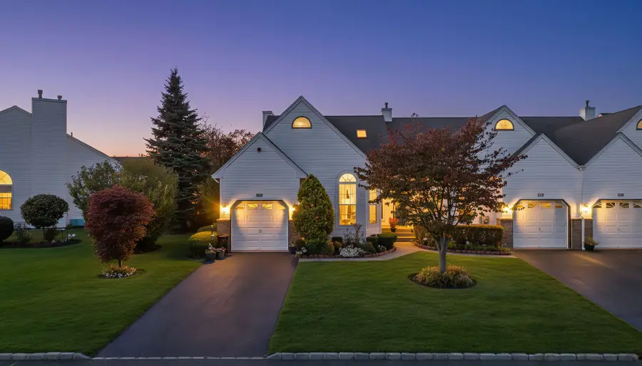 204 Caroline Court, Port Jefferson Station, NY 11776 - Image #2