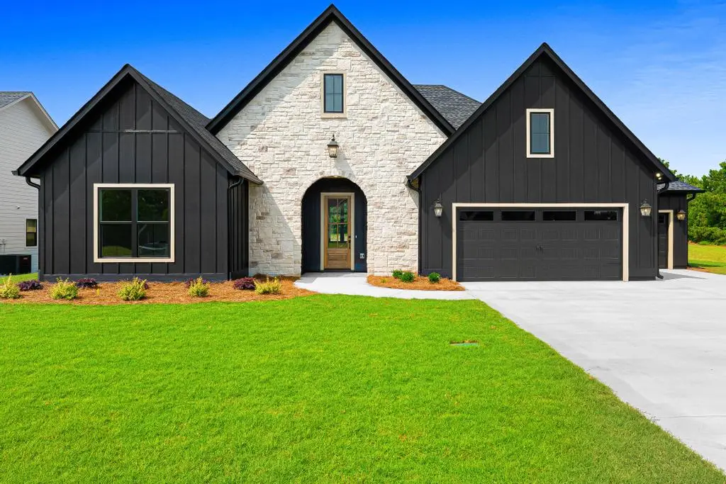 28 South Pointe Drive, Hartwell, GA 30643 - #1