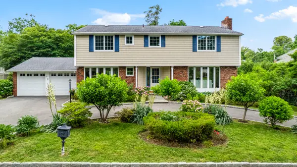 22 Potters Lane, New Rochelle, NY 10805