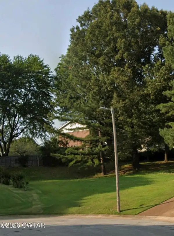 50 Pinehurst Cv, Jackson, TN 38301