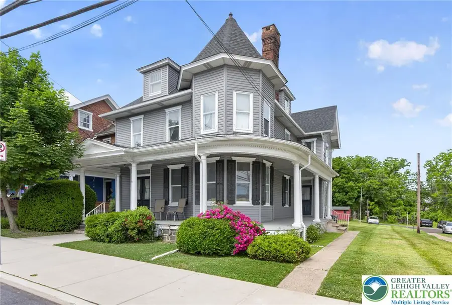28 S Main Street, Coopersburg, PA 18036 - #3