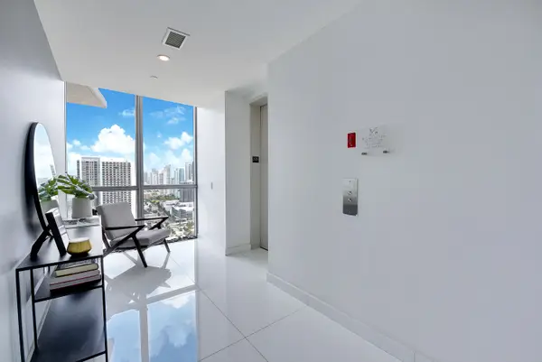 1100 Biscayne Blvd #3205, Miami, FL 33132