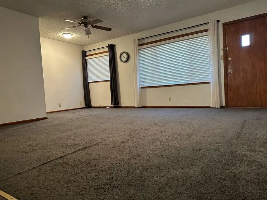 607 N Olive Street, Carlsbad, NM 88220 - Image #2