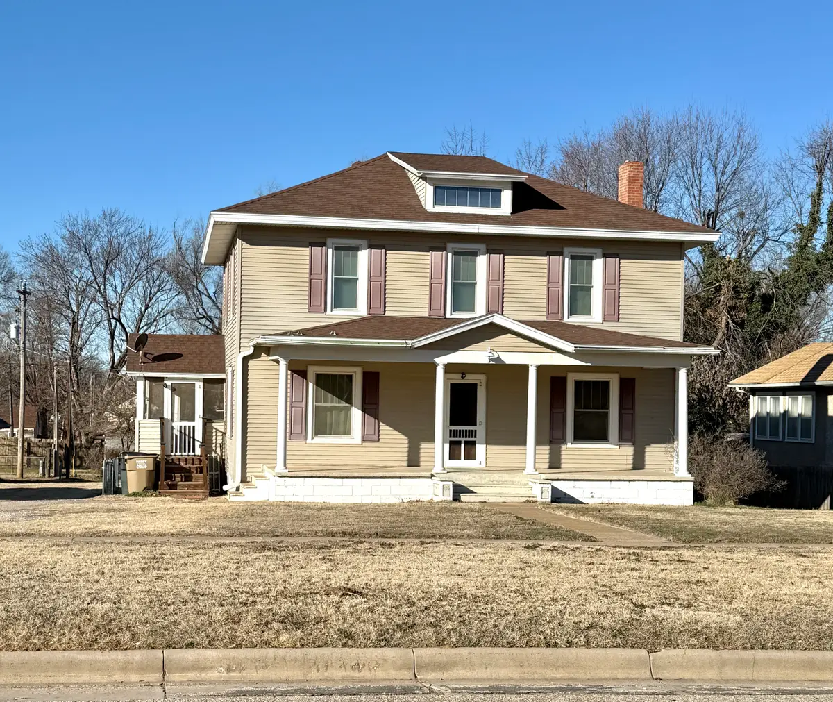 307 N Main St, Medicine Lodge, KS 67124 - Image #1