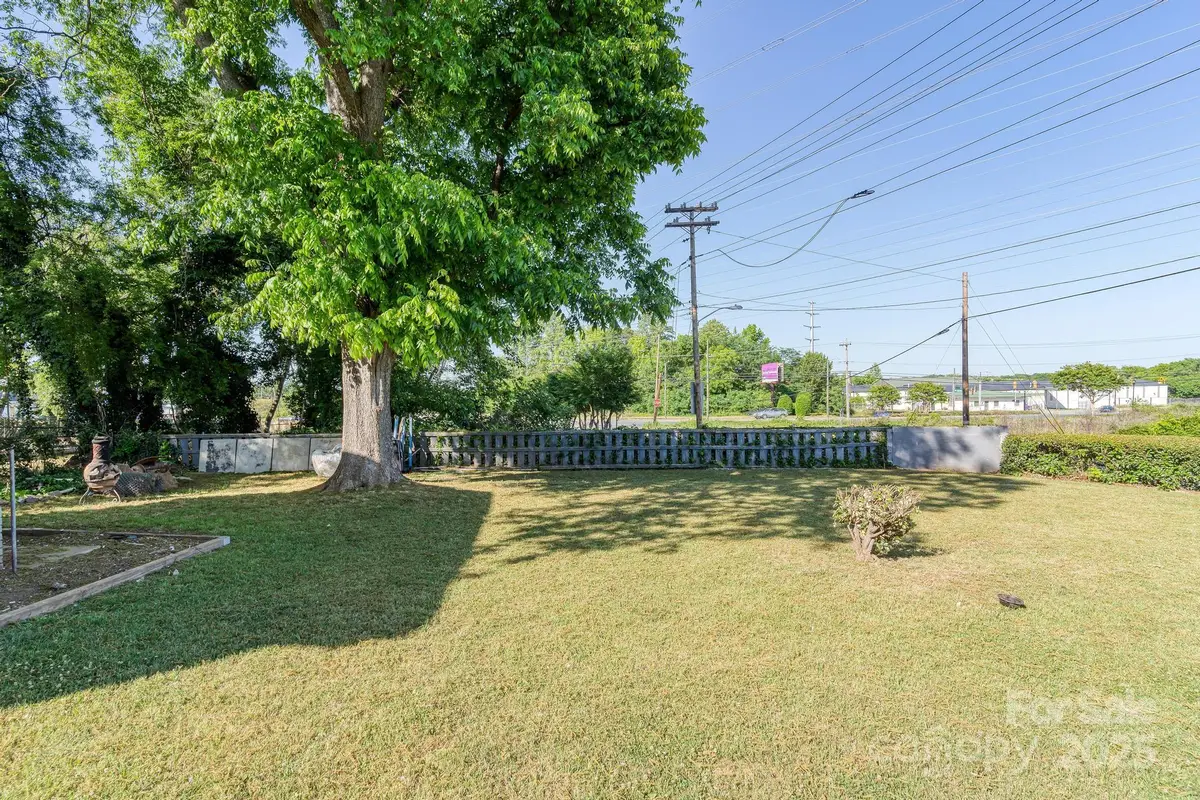 114 Norwood Drive, Charlotte, NC 28208 - Image #1