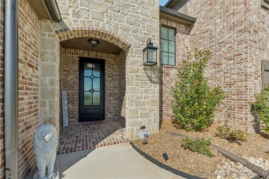 317 W 164th Place S, Glenpool, OK 74033 - Image #2