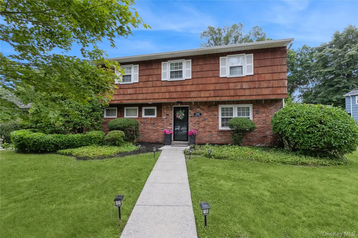 186 Oakwood Road, Huntington Station, NY 11746 - #1