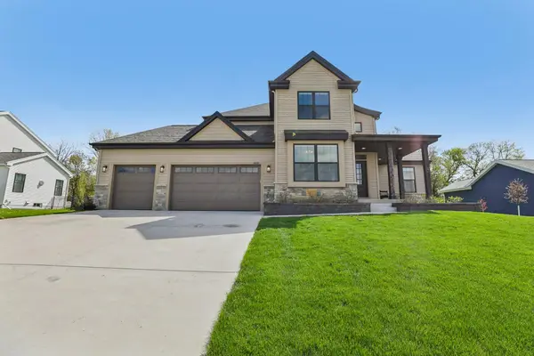 6668 Royal View Dr, Windsor, WI 53532