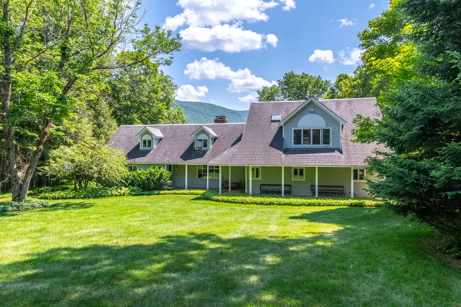 866 East Manchester Road, Manchester Center, VT 05255 - #2