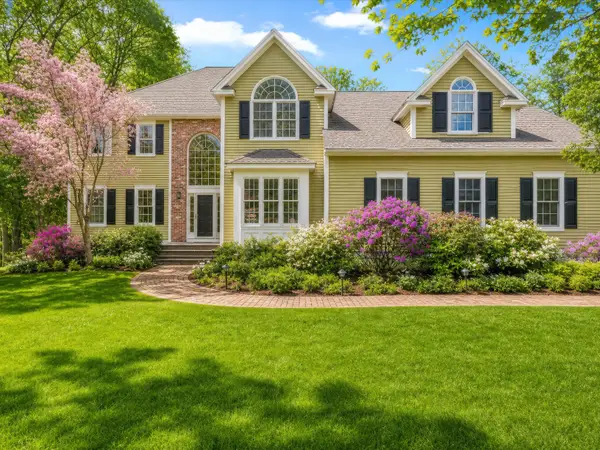 59 Smith Rd, Northborough, MA 01532