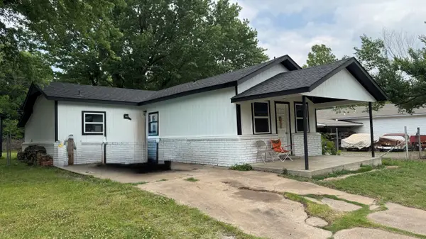1224 E Broadway, Cushing, OK 74023
