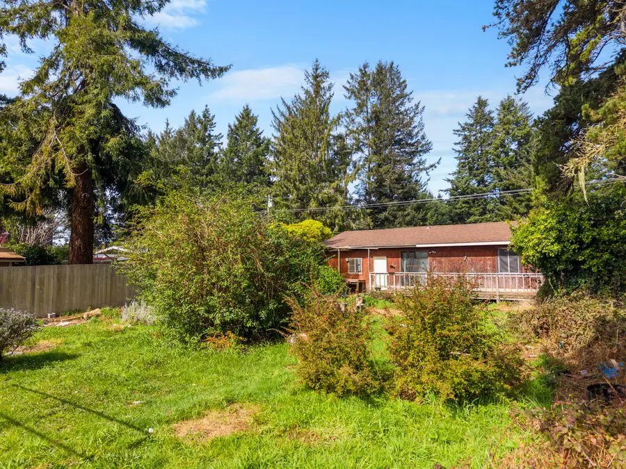 1896 Blake Road, McKinleyville, CA 95519 - #3