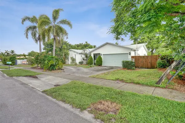 5261 SW 23rd St, West Park, FL 33023