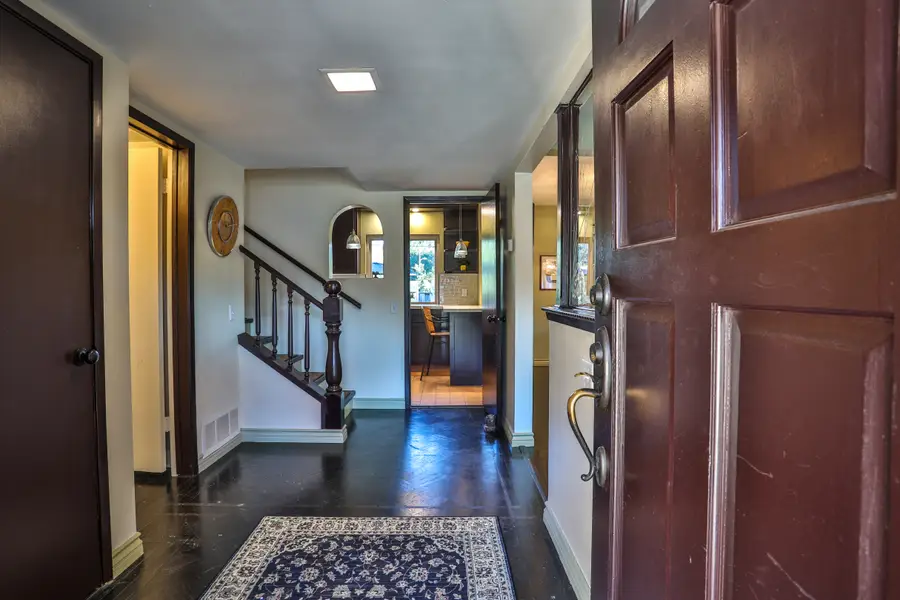 846 W 10th Street, Claremont, CA 91711 - #2