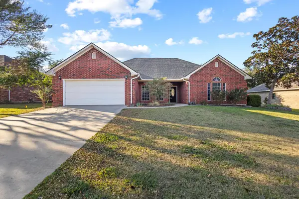 306 Sunshine Trail, Bells, TX 75414