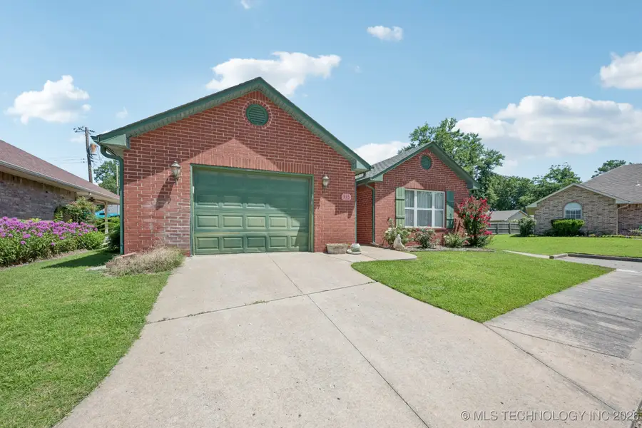 315 Savannah Park Street, Pryor, OK 74361 - #3