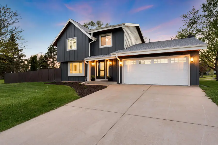 10541 S Mcgraw Dr, Oak Creek, WI 53154 - #2