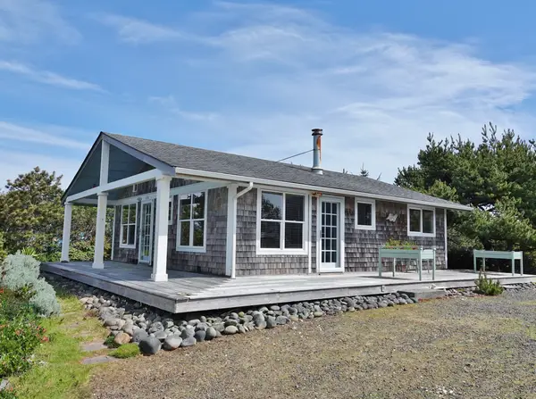 1056 Greenview Avenue Sw, Ocean Shores, WA 98569
