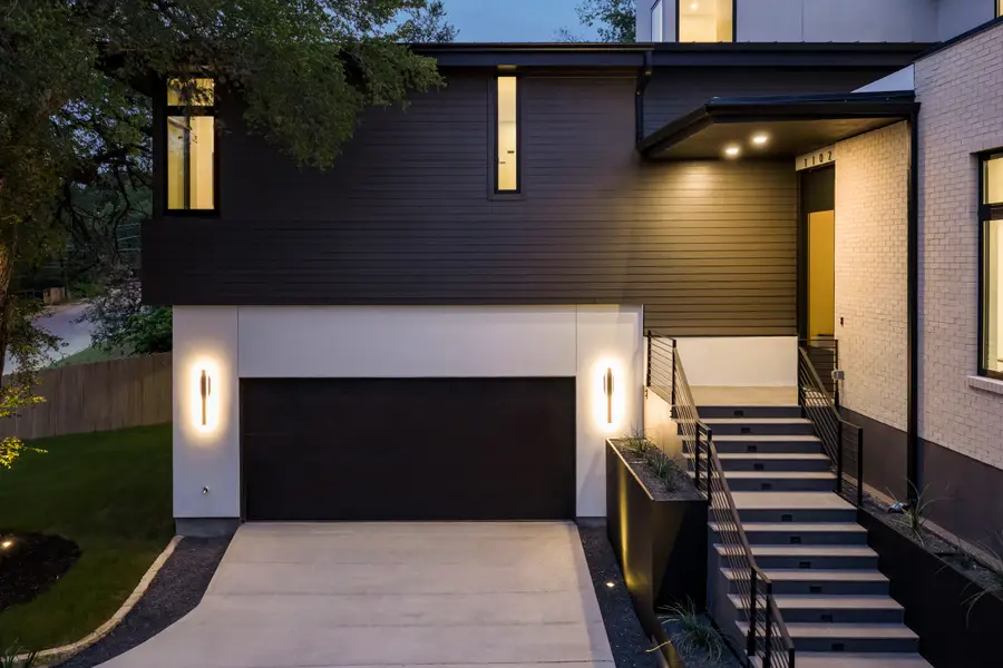 1102 Summit St, Austin, TX 78741 - #3