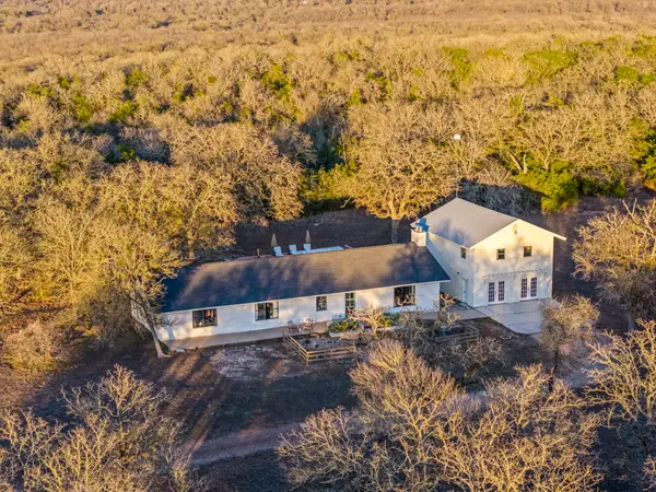 510 Thousand Oaks Dr, Cedar Creek, TX 78612