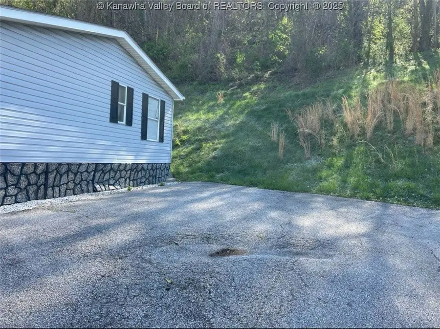 4900 & 4904 Jonquil Drive, Charleston, WV 25306 - Image #3
