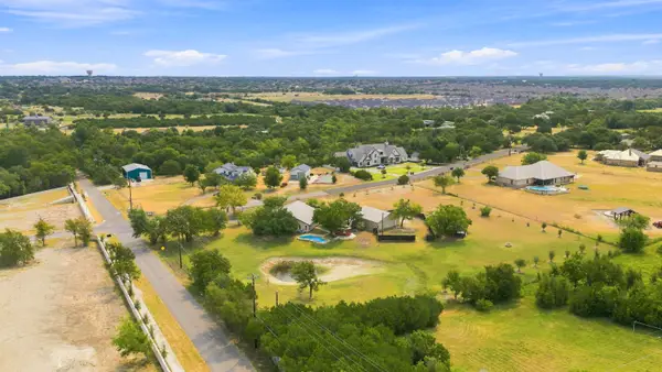 102 Valley View Dr E, Leander, TX 78641