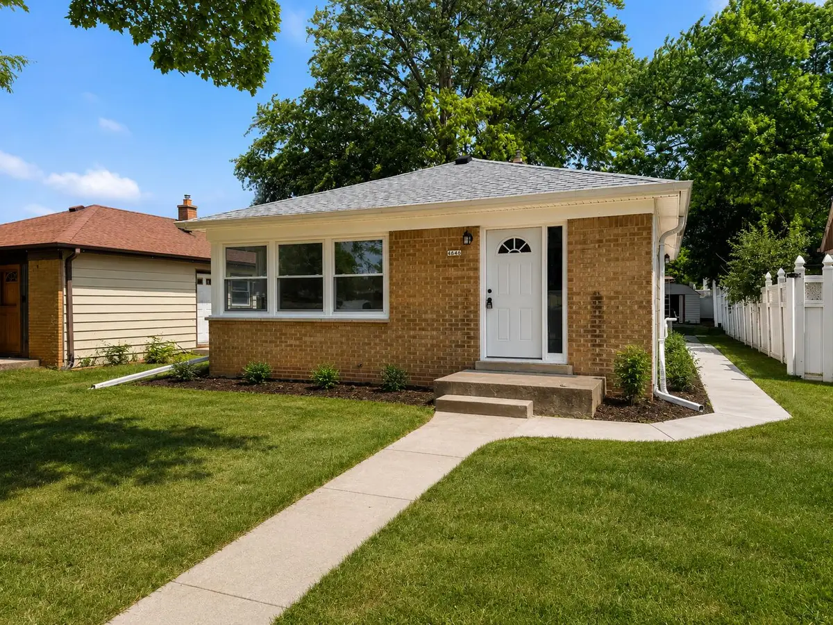 4646 N 72nd St, Milwaukee, WI 53218 - #1