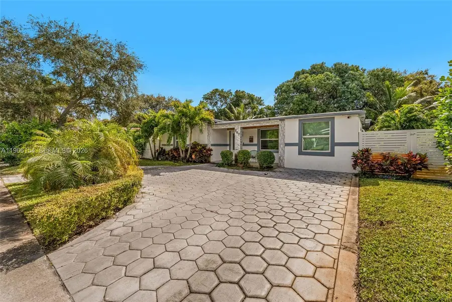 860 NE 142nd St, North Miami, FL 33161 - #3