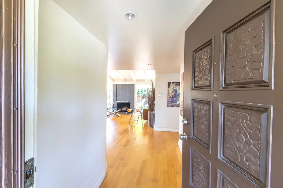 6505 Hatillo Avenue, Woodland Hills, CA 91367 - Image #2