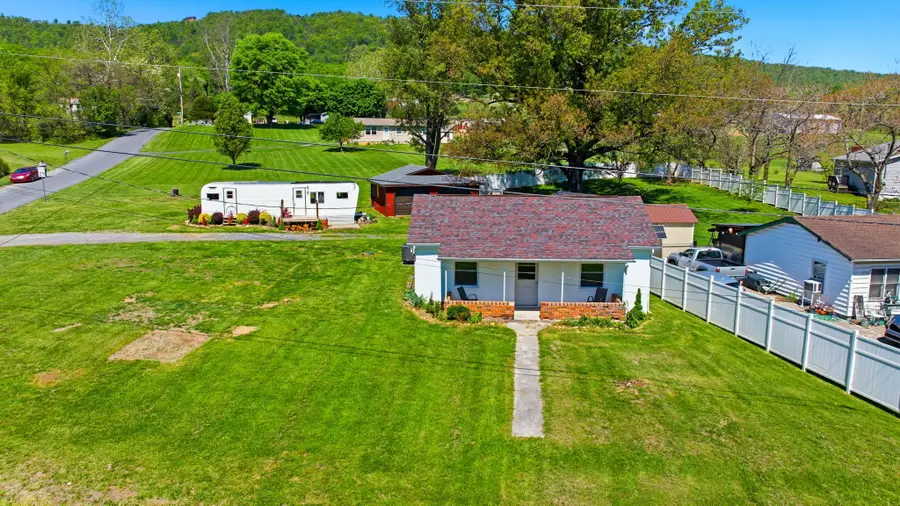 1505 Loop Rd, Gerrardstown, WV 25420 - #3