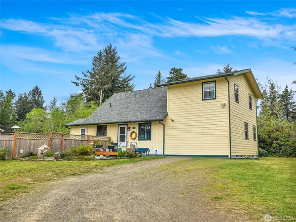2104 272nd Street, Ocean Park, WA 98640