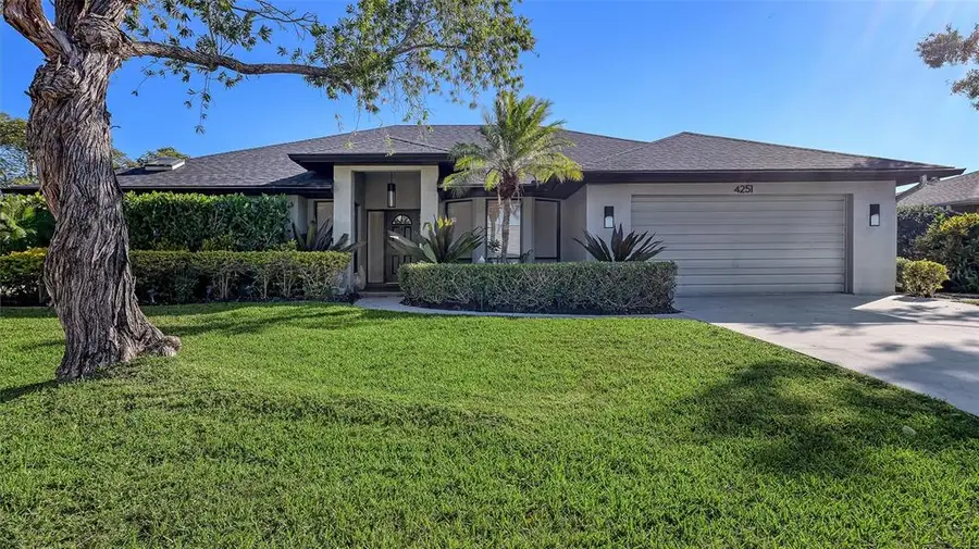 4251 Pasadena Circle, Sarasota, FL 34233 - Image #2