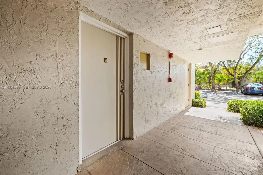 6886 N Kendall Dr #D102, Pinecrest, FL 33156 - #3