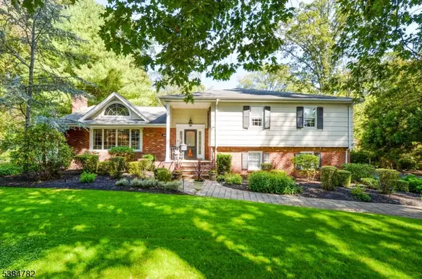 529 Covington Place, Wyckoff, NJ 07481