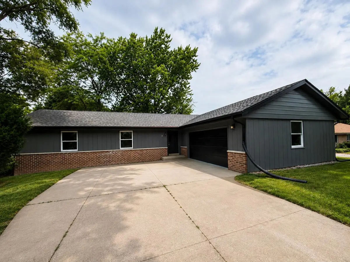 7245 S 35th St, Franklin, WI 53132 - #1