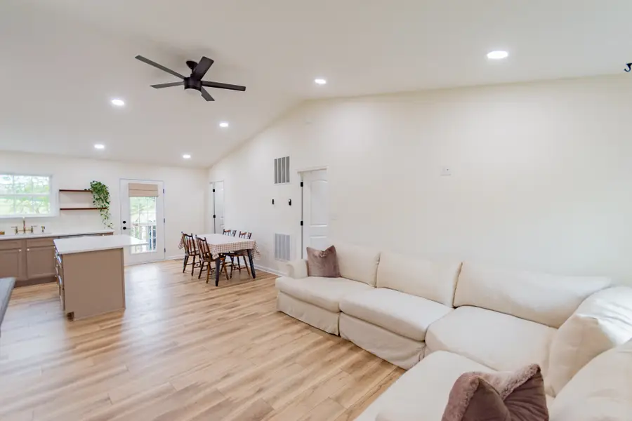 268 Granny Smith Ln, Kearneysville, WV 25430 - Image #3